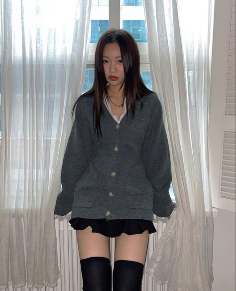 Fall Winter Outfits Korean, Casual Fancy Outfits Summer, Photo Id Outfit, Black And White Cute Outfits, Korean Casual Dress Outfit, Soft Skirt Outfit, Cute Korean Fashion Winter, Acubi Fashion Shoes, Garden Core Outfit