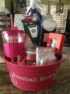 Mother's Day Gift Basket Ideas for 2019 to let her know that she is your world - Hike n Dip Diy Gift Basket Ideas, Silent Auction Basket, Auction Gift Basket Ideas, Tricky Tray, Fundraiser Baskets, Diy Gift Basket, Team Mom Gifts, Silent Auction Baskets, Auction Basket