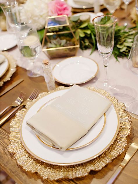 Gold Chargers Place Setting, Chargers Plates Table Setting, Gold Charger Plates Wedding, Gold Chargers Wedding, Wedding Plate Setting, Plates For Wedding, Gold Place Setting, Charger Plates Wedding, Gold Charger Plate