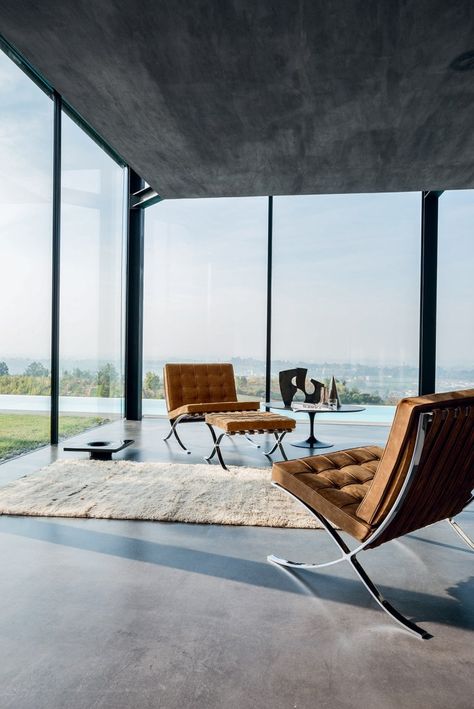 Armchair Inspiration, Bauhaus Interior, Knoll Furniture, Bauhaus Furniture, Ludwig Mies Van Der Rohe, Appartement Design, Iconic Furniture, Van Der Rohe, Mies Van Der Rohe