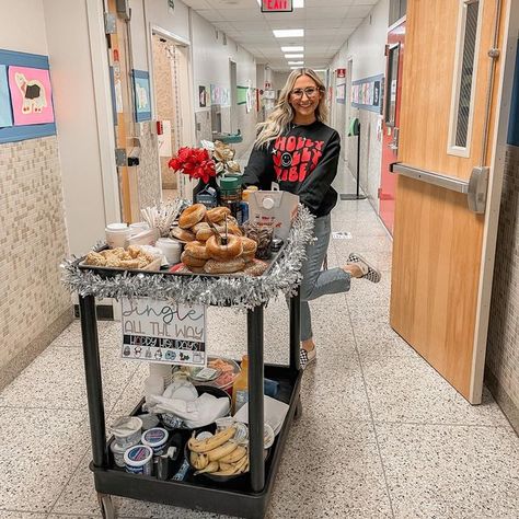 Lindsay ♡☆ on Instagram: "Jingle all the way & happy holidays! Spread some winter break cheer today with a breakfast cart full of joy 🎊✨ This teacher is officially on winter break! ❄️" Breakfast Cart, Teacher Breakfast, Elementary Classroom Decor, Winter Break, Jingle All The Way, Elementary Classroom, All The Way, Classroom Decor, Holiday Cheer