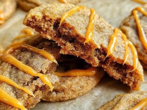 Caramel Macchiato Cookies – Soft, Chewy Espresso-Infused Cookies with a Buttery Caramel Drizzle - NewsBreak Infused Cookies, Red Velvet Cheesecake Brownies, Caramel Drizzle, Cookies Soft, Buttery Biscuits, Strawberry Cream Cheese, Caramel Macchiato, Soft Cookie, Recipe Roundup