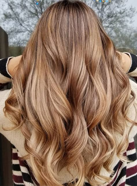 Every once in a while, you may get the urge to change up your look. As the country is in lockdown, you couldn’t go... Honey Brown Hair Color, Honey Brown Hair, Vlasové Trendy, Caramel Hair, Honey Blonde Hair, Dark Blonde Hair, Honey Hair, Ombré Hair, Blonde Hair With Highlights