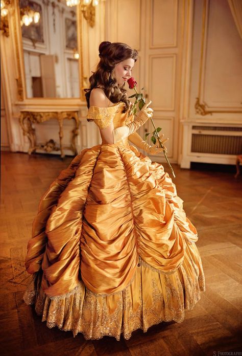 Fera Disney, Belles Dress, Disney Fairytale Wedding Dress, Beauty And The Beast Dress, Belle Gown, Quince Dresses Charro, Quince Dresses Purple, Disney Princess Cosplay, Belle Cosplay