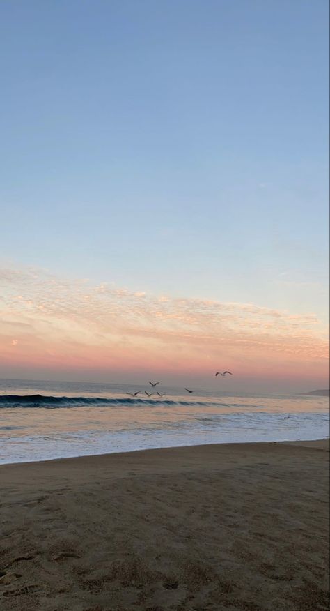 Early Morning Beach Aesthetic, June Vision Board Aesthetic, Beach Morning Aesthetic, Morning Beach Aesthetic, Beach Sunrise Aesthetic, Girls Activities, Sunrise At The Beach, Theme Pics, Summer Roadtrip