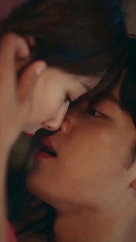 max_kd_fanpage on Instagram: This scene lives in mind rent free🦋 DRAMA NAME : The oath of love FOLLOW for more :@max_kd_fanpage #kdrama #koreanlove #koreandrama… Romance Movie Scenes, The Oath Of Love, Oath Of Love, Drama Name, Dr. Romantic, Korean Drama Romance, Korean Drama Funny, Drama Ideas, Romantic Kiss