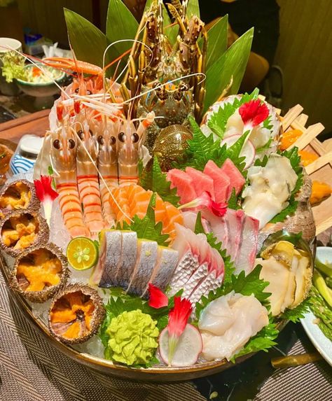 Sashimi Platter, Sushi Recipes Homemade, Sushi Platter, Foreign Food, Food L, Course Meal, Sushi Recipes, Food Drinks Dessert, Sashimi