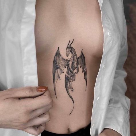 Driver Tattoo, Tato Paha, Tato Naga, Dragon Tattoo Ideas, Small Dragon Tattoos, Dragon Sleeve Tattoos, Dragon Tattoo For Women, Fantasy Tattoos, Tatuaje A Color