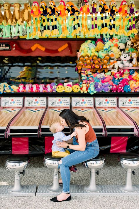 Carnival Family Pictures, County Fair Family Photoshoot, Family Pictures At The Fair, Family Photos At The Fair, Fair Family Photos, Family Fair Pictures, Carnival Maternity Shoot, Carnival Family Photoshoot, Fair Family Photoshoot