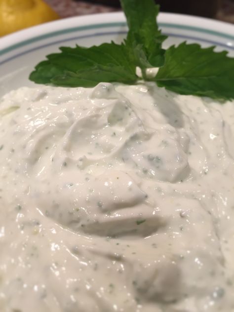 Garlic Mint Yogurt Sauce, How To Make Mint Sauce, Mint Yogurt Sauce For Lamb, Mint Sauce For Lamb, Mint Yogurt Sauce, Yoghurt Sauce, Vegetable Dips, Pork Sauce, Mint Yogurt