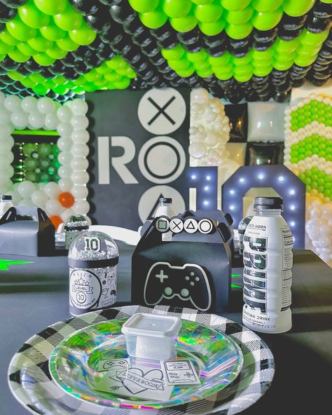 Ready to level up your party game? 🎮✨ I had a blast creating this epic gamer-themed decor, from the balloon ceiling to the controller details! Whether you’re team XBOX, PlayStation, or just here for the vibes, this setup brings the ultimate gaming experience to life. Time to press play on unforgettable memories! 💚🖤 #LevelUpYourParty #GamerVibes #EpicBalloonDecor #PartyGoals #GameNightReady #PARTYWITHME Video Game Theme Party, Game Themed Party, Game Theme Party, Game Truck Birthday Party, Balloon Ceiling, Video Game Party, Game Party, Press Play, Boy Decor