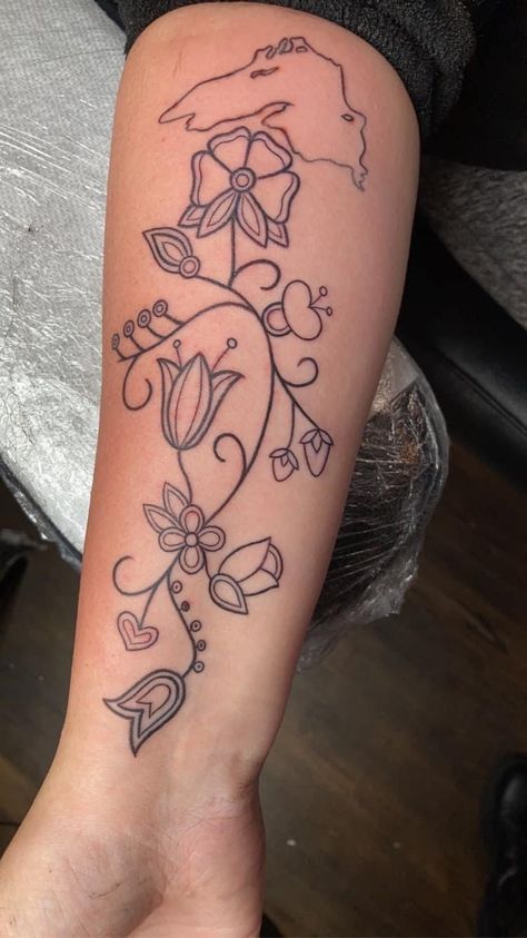 Indigenous Flower Tattoo, Ojibwe Floral Tattoo, Indigenous Floral Tattoo, Woodland Flower Tattoo, Native American Floral Tattoo, Native American Flowers Tattoo, Native American Floral Design, Ojibwe Floral Design Tattoo, Native Floral Tattoo