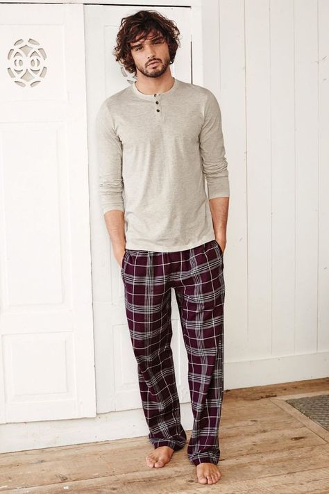 Marlon-Teixeira-2015-Next-Loungewear-003 Pyjamas Men, Mens Leisure Wear, Lounge Wear Men, Men Sleepwear, Marlon Teixeira, Loungewear Fashion, Loungewear Outfits, Look Formal, Mens Sleepwear