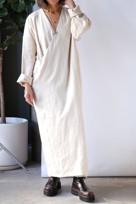 Japanese Linen Fashion, Linen Interior, Lauren Manoogian, Linen Fashion, Knit Sweaters, Honolulu Hawaii, Japanese Fabric, Chelsea Boot, Mom Style