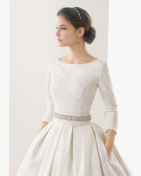 5 Gorgeous Long-Sleeved Wedding Dresses You Will Love - The Inspired Bride Court Train Wedding Dress, 2015 Wedding Dresses, Trendy Wedding Dresses, Wedding Dress Train, Modest Wedding, Long Sleeve Wedding, Modest Wedding Dresses, Necklines For Dresses, Wedding Dress Sleeves