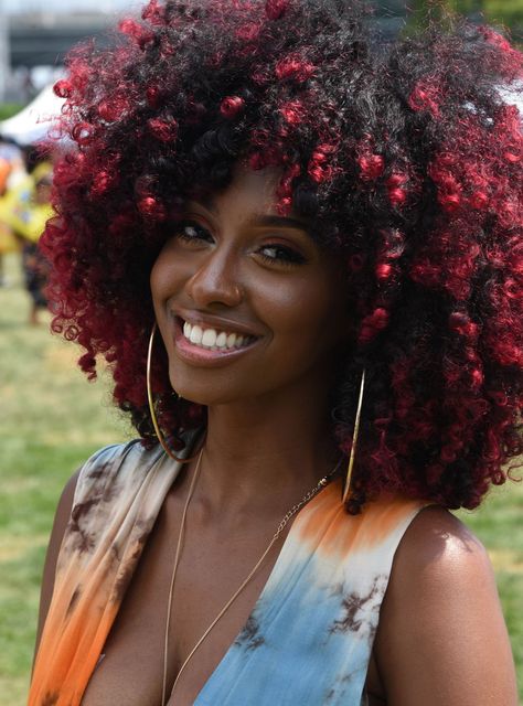 Colorful Curls Were The Main Attraction At Curlfest 2019 #refinery29 Colorful Afro Hair, Dyed Hairstyles For Black Women, Afro Colored Hair, Tip Dyed Hair, Curly Dyed Hair Natural Curls, Colored Afro, Cabello Afro Natural, Red Curly Hair, Colored Curly Hair