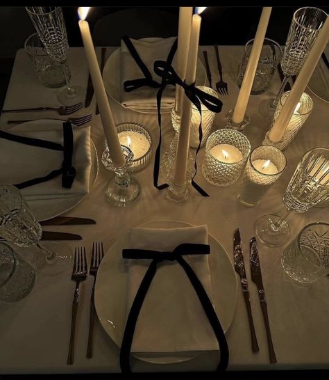 via fashiondesfemmes instagram Wedding Budget Breakdown, 18th Birthday Party Themes, Lights For Christmas, Cute Birthday Ideas, Birthday Dinner Party, Champagne Bubbles, Dinner Party Table, Party Table Settings, 23rd Birthday