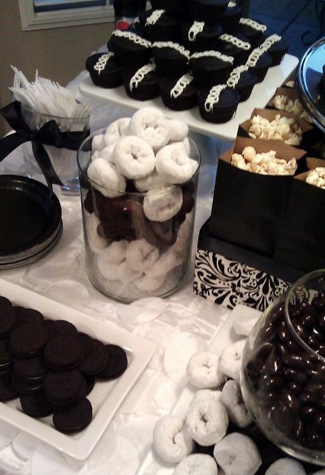 Black And White Dessert Table, Birthday Party Ideas For Adults, White Dessert Tables, Party Ideas For Adults, Bar A Bonbon, White Desserts, Black White Parties, Anniversaire Diy, White Baby Showers