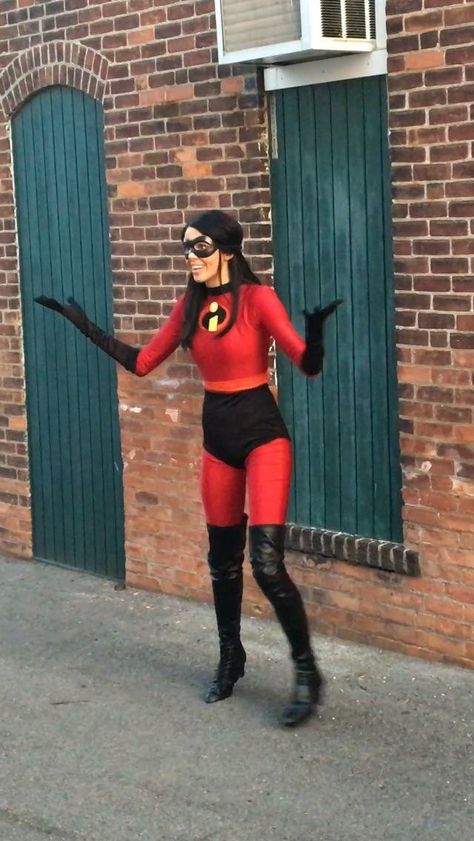 The Incredibles CosPlay (The Girls) Me Incredible Costume, Violet Parr Costume, Violet Halloween Costume The Incredibles, Violet The Incredibles Costume, Pixar Costumes Women, Women’s Cosplay Ideas, Miss Incredible Costume, Incredibles Costume Women, Ms Incredible Costume