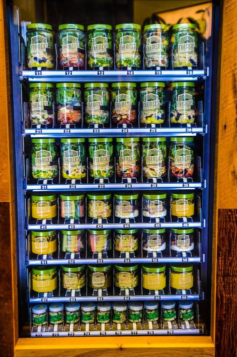 This Vending Machine Dishes Out Fresh Fruits And Veggies Instead Of Junk Food Farmers Fridge, Healthy Vending Machines, Food Vending Machines, British Shop, Vending Machine Business, Office Snacks, Box Lunches, Boss Woman, Cafe Ideas