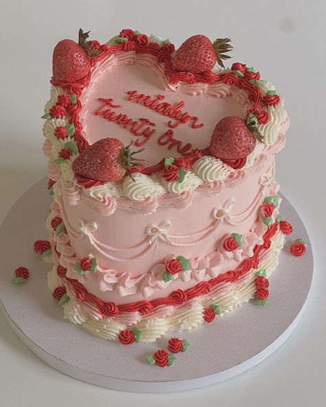 recreated this client’s inspo by @sweet.foundation and i just loved how it turned out 🥹 🍰: strawberry cake filled with fresh berries and Swiss meringue buttercream 🍓🧈 - #pipingtips #buttercreamcake #explorepage #explorepage✨ #buttercreamdecorating #buttercreamcakes #cakedesign #cakedecorating #tampavintagecake #cakedecorator #buttercreampiping #vintagecake #pink #pinkcake #cakebusiness #pinkvintagecake #pinkheartcake #tampabakery #tampacakes Cakes To Recreate, Birthday Cake Meringue, 21st Birthday Cake Strawberries, Vanilla Strawberry Cake Design, Vintage Cake With Strawberries, Pink Strawberry Birthday Cake, Birthday Cake Strawberry Decoration, Fancy Strawberry Cake, Pink And Red Vintage Cake