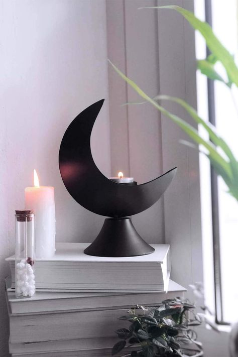 Candles Aesthetic Cozy, Moon Candle Holder, Goth Houses, Moon Candle, Church Candles, Iron Candle Holder, Spooky Candles, Goth Home, Goth Decor