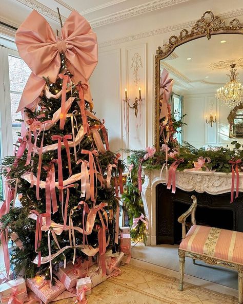 Tis the season of Bows, Bows and more Bows 🎀 Our holidays at home this year have extra pink, extra ribbons and extra love because we… | Instagram Christmas Dreaming, Christmas Shoot, Pink Xmas, Christmas Tree Bows, Pink Christmas Decorations, Christmas Feeling, Christmas Inspo, Pink Christmas Tree, Christmas Room