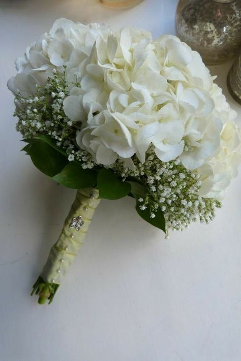 Hydrangea Bridesmaid Bouquet, White Hydrangea Bouquet, White Hydrangea Wedding, Small Wedding Bouquets, Hydrangea Bouquet Wedding, Simple Wedding Bouquets, Wedding Flowers Hydrangea, Hydrangea Bouquet, Hydrangeas Wedding