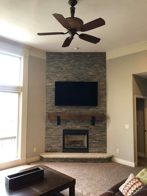 Slate Fireplace Ideas, Corner Led Fireplace, Fireplace Tv Corner Wall, Corner Chimney Ideas, Diy Fireplace Tv Wall Corner, Corner Room Fireplace, Electric Fireplace Corner Ideas, Corner Tv Unit With Fireplace, Corner Stone Fireplace Living Room