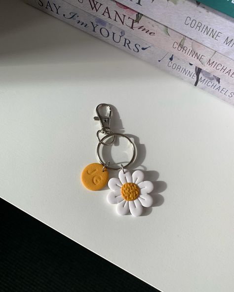 Key rings 🗝️ Add a splash of creativity to your keys with these custom polymer clay key rings! Perfectly unique and handcrafted just for you. Ready to ship styles available online now & you can also place a custom order 🫶🏻 Cute Art Projects, Polymer Clay Ring, Clay Keychain, Air Dry Clay Projects, Clay Diy Projects, Clay Crafts Air Dry, Handmade Paper Crafts, Art Decor Diy, Polymer Clay Diy