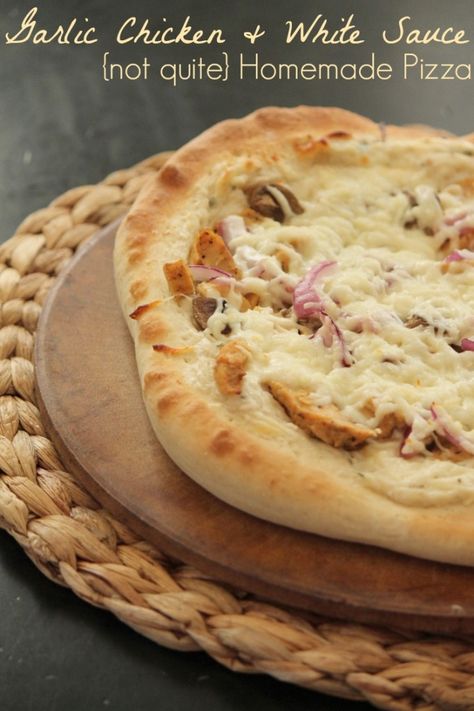 Pizza Recipes White Sauce, White Sauce Pizza Recipe, White Sauce Pizza, Chicken White Sauce, White Pizza Sauce, Passionate Penny Pincher, Chicken Pizza Recipes, White Sauce Recipes, Fast Foods