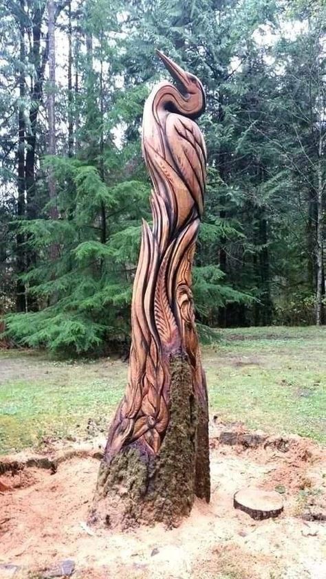 Tree Stump Art, Carved Tree Stump, Stump Art, Chainsaw Sculpture, Chainsaw Wood Carving, Wood Carving Art Sculpture, Carved Tree, Carved Wood Sculpture, Bird Carving