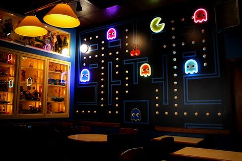 Arcade Bar, Gaming Lounge, Retro Games Room, Game Cafe, Arcade Room, مركز ثقافي, Game Room Family, Video Game Room Design, Arcade Game Room