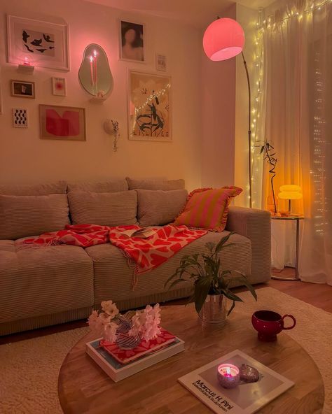 All you need for calmness : lights 💫 🕯️, flowers 💐, plants 🪴,books 📚 and coffee ☕️ Wait for my little friend at the end 🤩 🕊️ #balkony… | Instagram Lighting Room Ideas, My Dream Apartment, Living Room College House, Living Room Inspiration College, Best Friends Apartment, Flat Ideas Decor, Living Room Inspo Apartment, Cute Furniture For Apartments, Uni House Decor