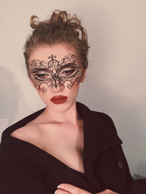 Lace Mask Makeup, Masquerade Mask Makeup, Masquerade Ideas, Masquerade Makeup, Themed Makeup, Show Makeup, Art Mask, Mask Makeup, Lace Mask