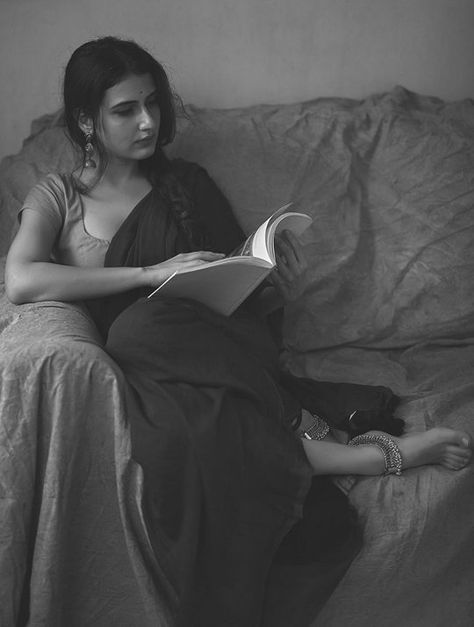 Asmita Biswas on Twitter: "have y'all looked at fatima sana shaikh??… " Chitrangada Singh, Baby Zebra, Indian Goddess, Indian Photoshoot, Pretty Phone Cases, Actors Images, Photoshoot Dress, Indian Designer Outfits, Pose Reference Photo