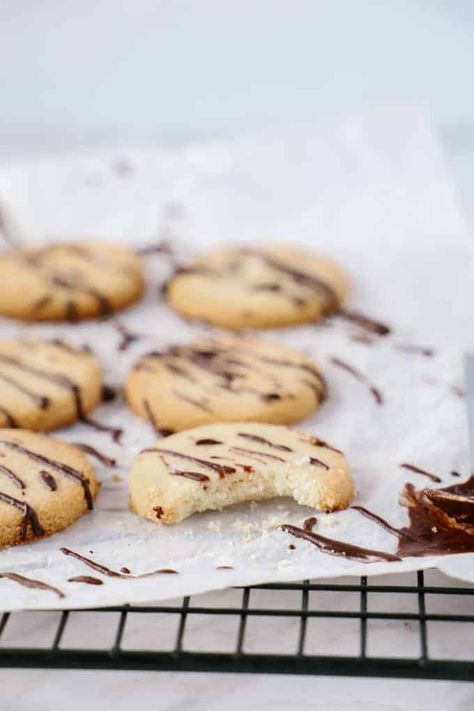 The Best Almond Flour Shortbread Cookies – Petit Porcini Almond Flour Shortbread Cookies, Almond Flour Shortbread, Gluten Free Shortbread, Homemade Chocolate Truffles, Almond Flour Cakes, Fancy Breakfast, Almond Flour Cookies, No Flour Cookies, Shortbread Cookie Recipe