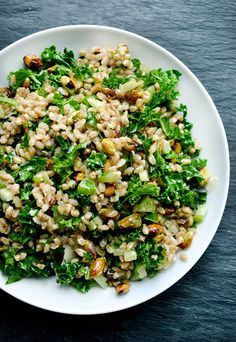 Healthy Grain Salads, Faro Salad Recipes, Faro Recipe, Faro Recipes, Salad Alternatives, Faro Salad, Toasted Pistachios, Healthy Pasta Alternatives, Farro Recipes