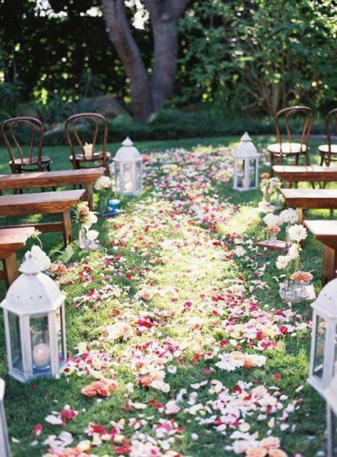 28 Amazing Garden Wedding Ideas http://www.womangettingmarried.com/28-amazing-garden-wedding-ideas/ Outdoor Ceremony Aisle, Wedding Aisle Outdoor, Summer Garden Wedding, Spring Outdoor, Wedding Aisle Decorations, Have Inspiration, Aisle Decor, Salou, Wedding Aisle