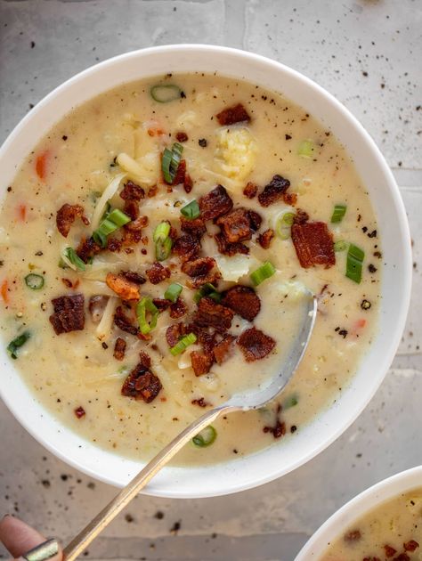 Cheddar Cauliflower Chowder Cheddar Cauliflower, Cauliflower Chowder, Fall Soup Recipes, Chowder Recipe, Soups Stews Chilis, Fall Soups, Cauliflower Soup, Soup Chili, Winter Soups