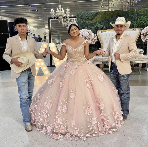 Pink And Gold Quinceanera Chambelanes, Rose Gold Quinceanera Chambelanes Outfits, Chambelanes Outfits Quinceanera Vaquero Gold, Pink And White Chambelanes, Rose Champagne Quinceanera Dresses, Rose Gold Quinceanera Court, Quinceanera Parents Outfits, Quince Court Pictures Pink, Rose Gold Quince Court