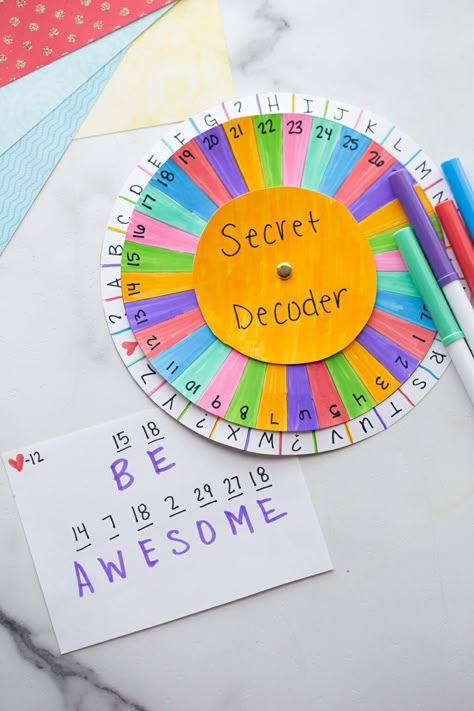 Spy Decoder, Decoder Wheel, Secret Decoder, Escape Room Diy, Escape Room For Kids, Escape Room Puzzles, Spy Party, Spy Kids, Animale Rare