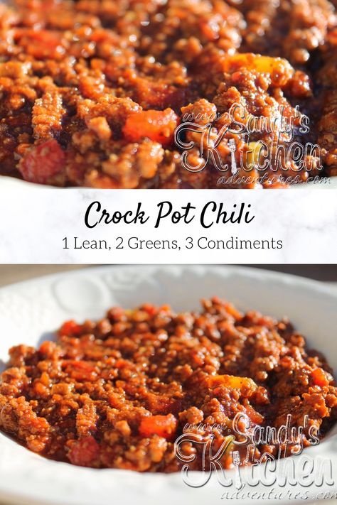 A healthy yummy low carb chili you can cook in your crock pot or on the stove top! Sandys Kitchen Lean And Green, Crock Pot Chili, Lean Protein Meals, Low Carb Low Fat Recipes, Lean And Green, Green Soup, Boiled Egg Diet Plan, Lean Meals, Lean And Green Meals