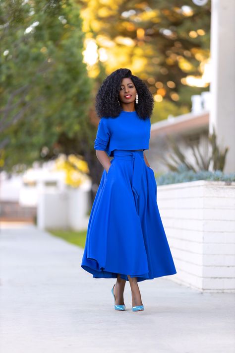 Modest Classy Dress, Long Skirt And Top Outfits, Crop Top With Skirt Casual, Long Skirt And Crop Top Outfit, Classy Crop Top Outfits, Skirts For Short Women, Modest Fashion Outfits Classy, Crop Top With Long Skirt, Crop Top And Long Skirt