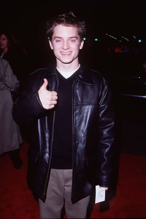 "Titanic" Movie Anniversary - 21 Vintage Photos From the 1997 Hollywood Premiere Elijah Wood Young, Elija Wood, Cedar Rapids Iowa, Frodo Baggins, Elijah Wood, Titanic Movie, Beautiful Blue Eyes, Cedar Rapids, Gender Envy