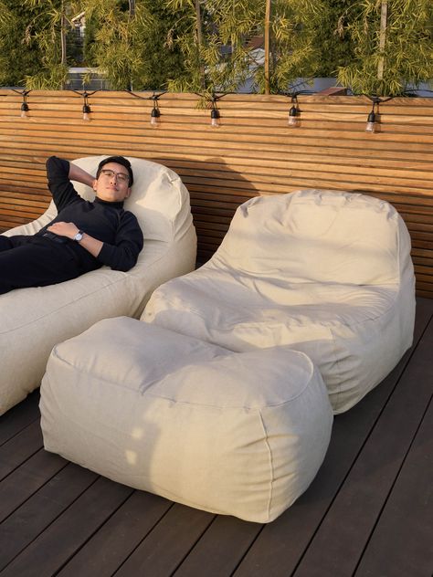 The perfect poolside bean bag lounger. Engineered for maximum comfort and designed to fit neatly into your beautifully curated backyard or patio. Floor Sofas, Outdoor Beanbag, Ottoman Outdoor, Poolside Furniture, Beach Lounge Chair, Poolside Lounge, Bean Bag Lounger, Folding Lounge Chair, Chicago Apartment