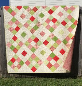 Pieced Just Sew: Square Dance Mini Tutorial Square Dance Quilt, Quilt Pattern Free, Free Quilt Tutorials, Quilting Digest, Moda Bake Shop, Charm Pack Quilts, Nine Patch Quilt, Mini Tutorial, Charm Packs