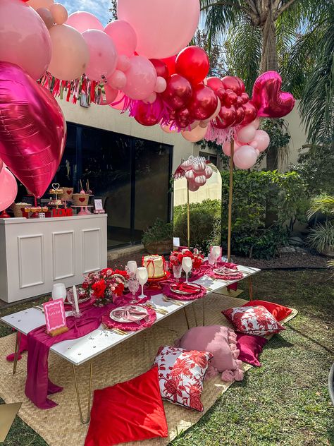 #coquette #picnic #bow #valentines #galentines #tablesetting #pink #flowers #bff #brunch Bow Galentines Party, Coquette Brunch, Picnic Bachelorette Party, Valentine Picnic, Galentines Picnic, Coquette Picnic, Cheetah Birthday Cakes, Bow Valentines, Coquette Party