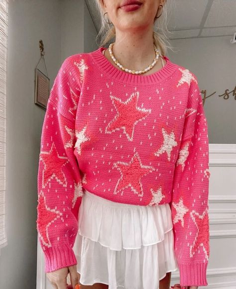 c5cc17e395d3049b03e0f1ccebb02b4ddesc48947518ri Pink Star Sweater, Sassy Shortcake, Hot Pink Sweater, Preppy Sweater, Preppy Summer Outfits, Preppy Lifestyle, Preppy Girl, Pink Star, Wardrobe Tips