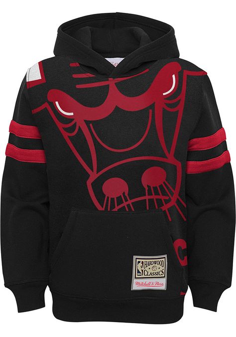 Those cold nights at the game won't keep your little Chicago fan from cheering on the team in Chicago Bulls Long Sleeve Hoodie! Give them this Chicago Bulls Youth Black Big Face Hooded Sweatshirt to keep warm in the stands. This Bulls Long Sleeve Hoodie features a soft hand screen printed graphic on front and hood. Drip Clothes, Mens Fashion Nike, Swagger Outfits, Chicago Bulls Hoodie, Chicago Basketball, Chicago Bulls Snapback Hat, Mens Fasion, Nba Fashion, Marvel Clothes